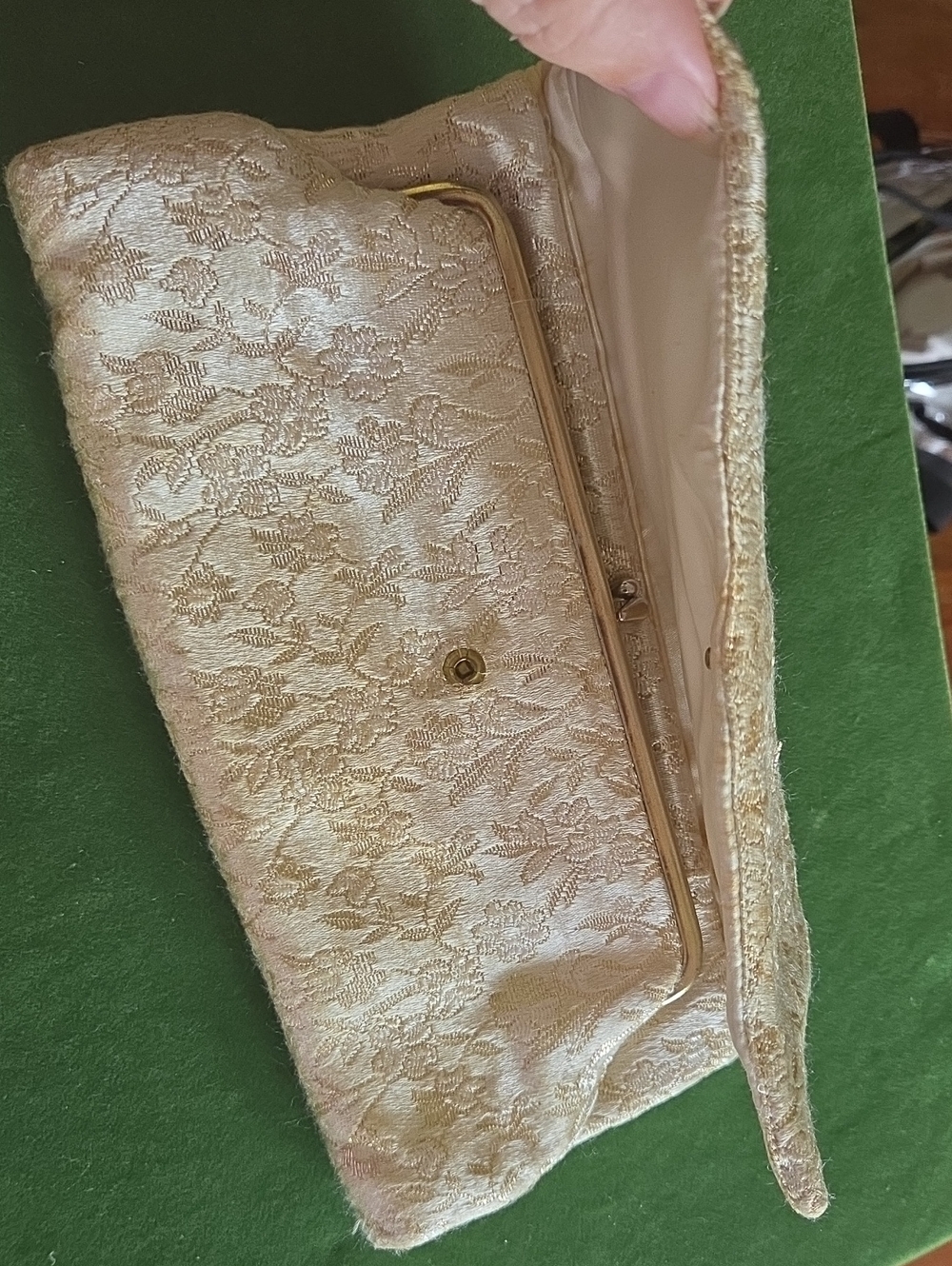 Vintage 1950s Elegant Gold Floral Gold Brocade Women's Clutch